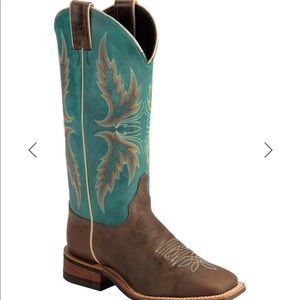 SOLD! Women’s Justin boots